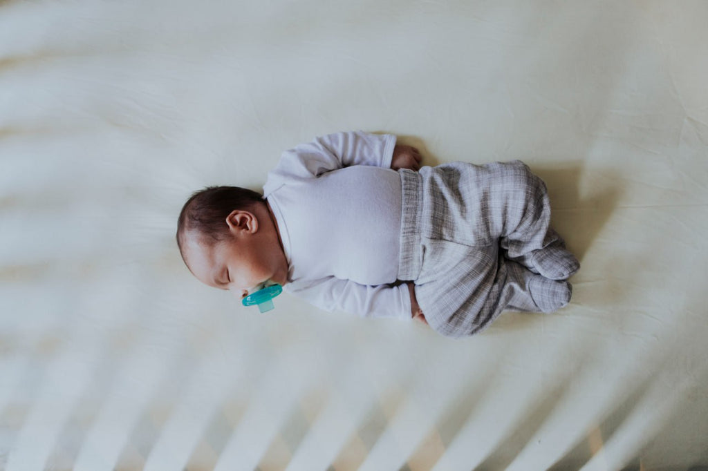 Guide complet | Comment habiller bébé la nuit?